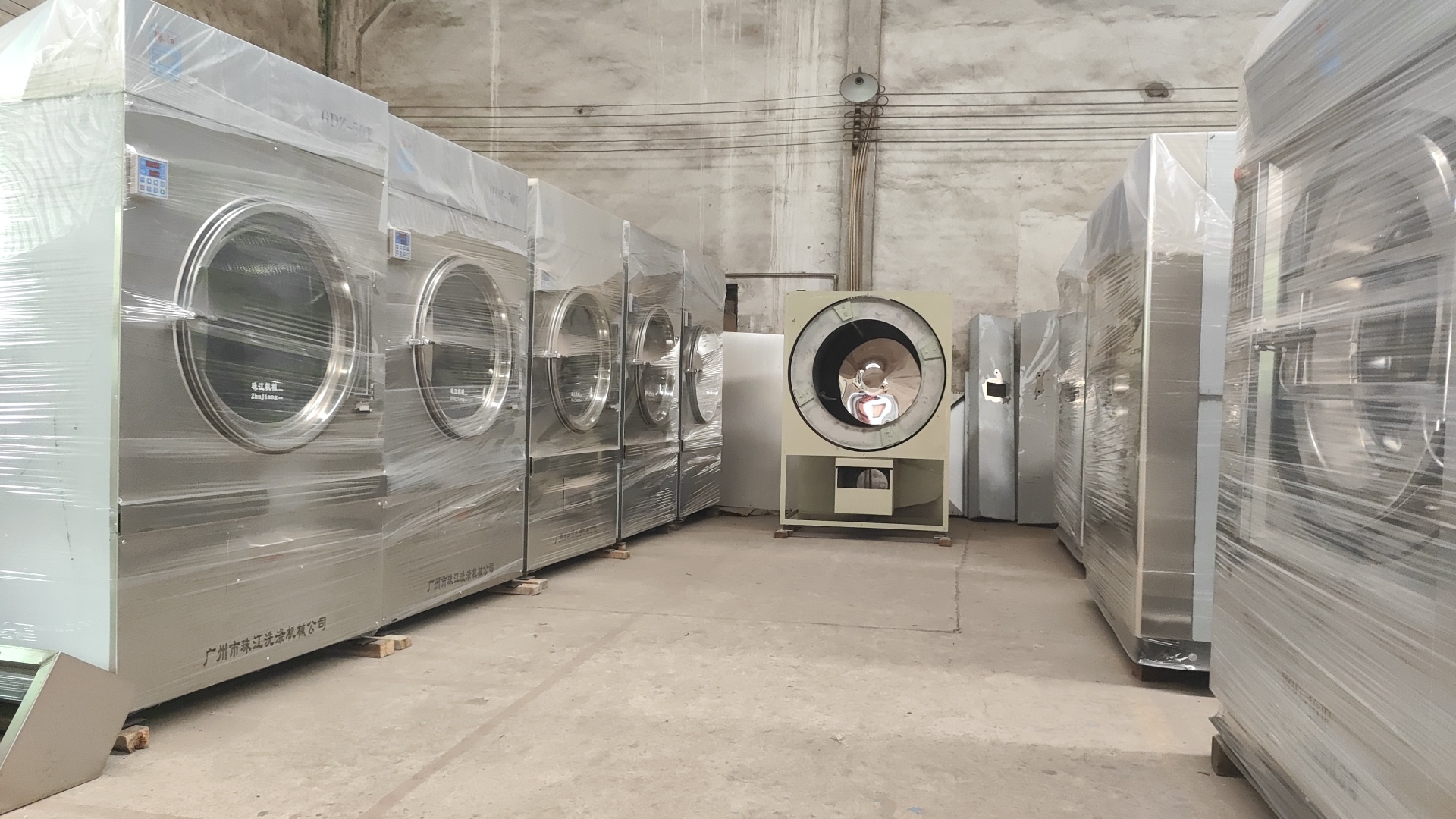 
三甲醫院和診所都在用的珠江工業大型洗衣機，隔離式洗脫機成制勝關鍵
